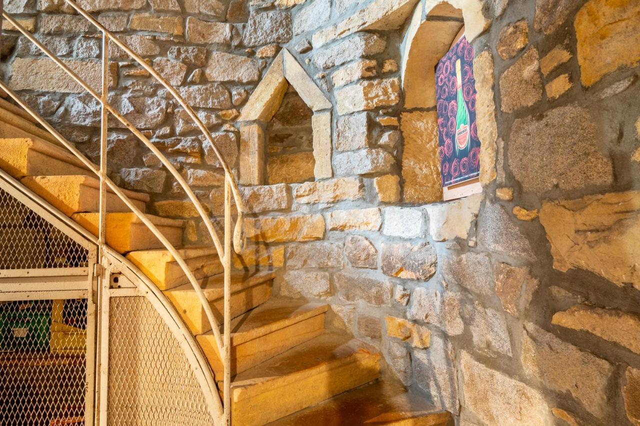 Bed and Breakfast Aux Prisons De Montagny Montagny  Esterno foto