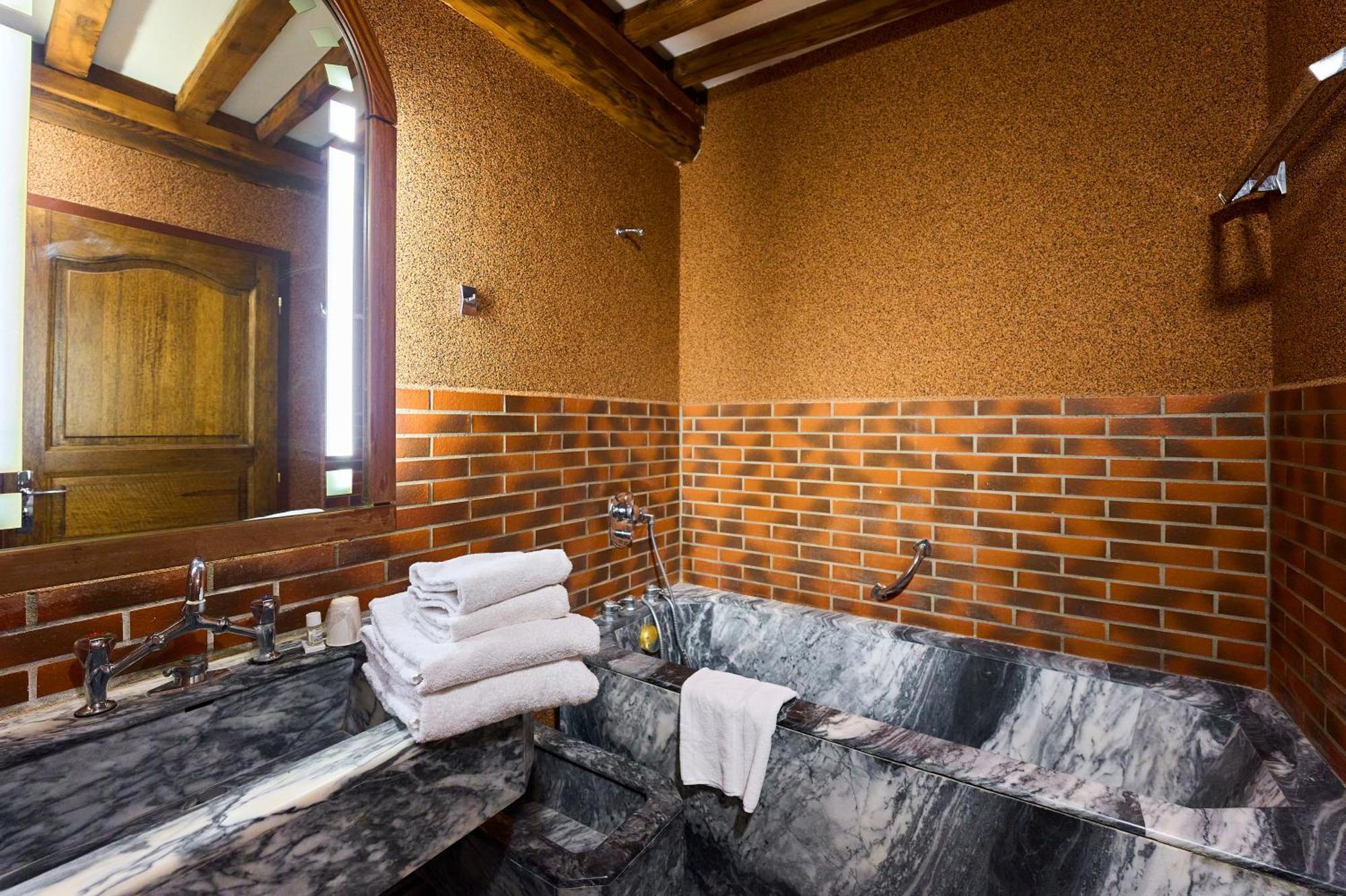 Bed and Breakfast Aux Prisons De Montagny Montagny  Esterno foto
